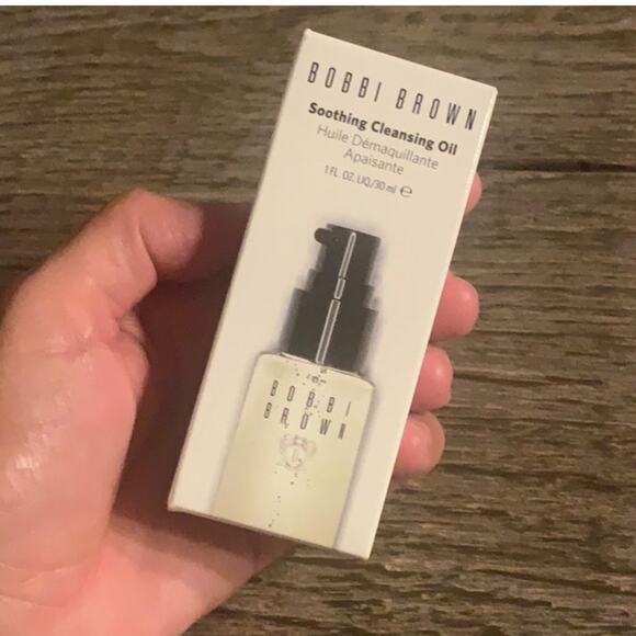 Bobbi Brown Smoothing Cleansing Oil. - Picture 3 of 5